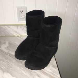 UGG classic short black boots